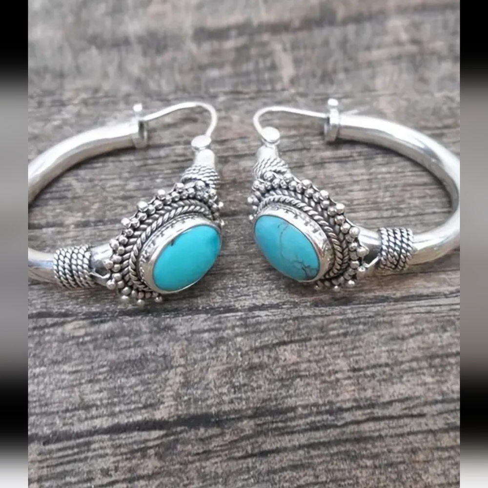 Vintage style hoop earrings